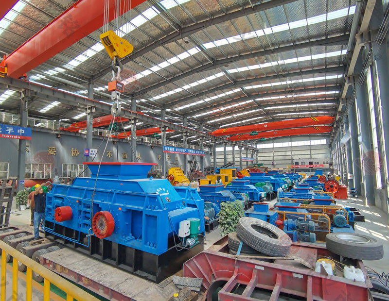  鵝卵石對輥制砂機多少錢一臺？